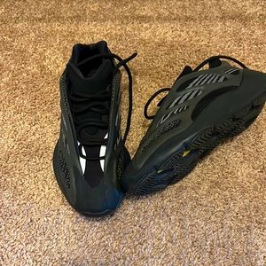 Adidas Yeezy 700 V3 ‘dark glow’ sneaker| black| women’s size 7